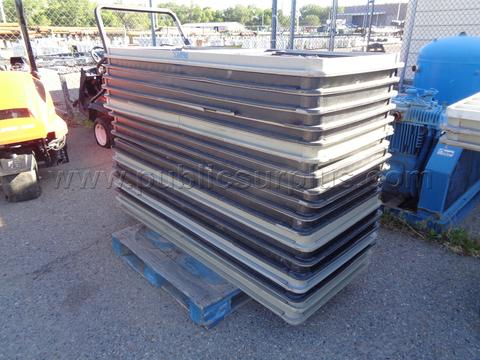 101/13331- Large lot of folding tables *No shipping*