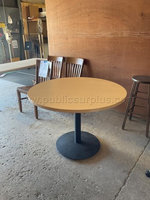 Round Table Lot # 4764