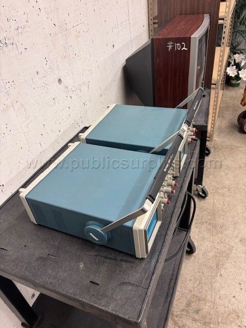(2) Tektronix 2215A 60MHz Dual-Trace Analog Oscilloscope For PARTS / Repair — photo 1
