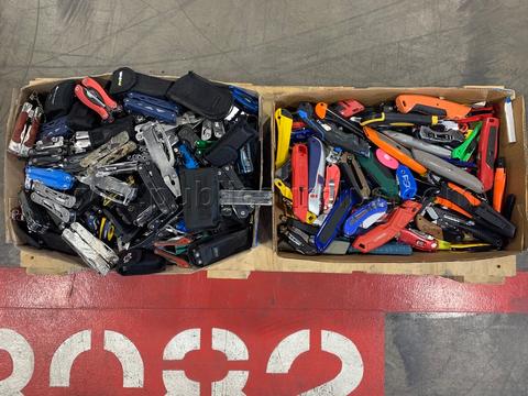 Multi-Tools & Box Cutters /KK