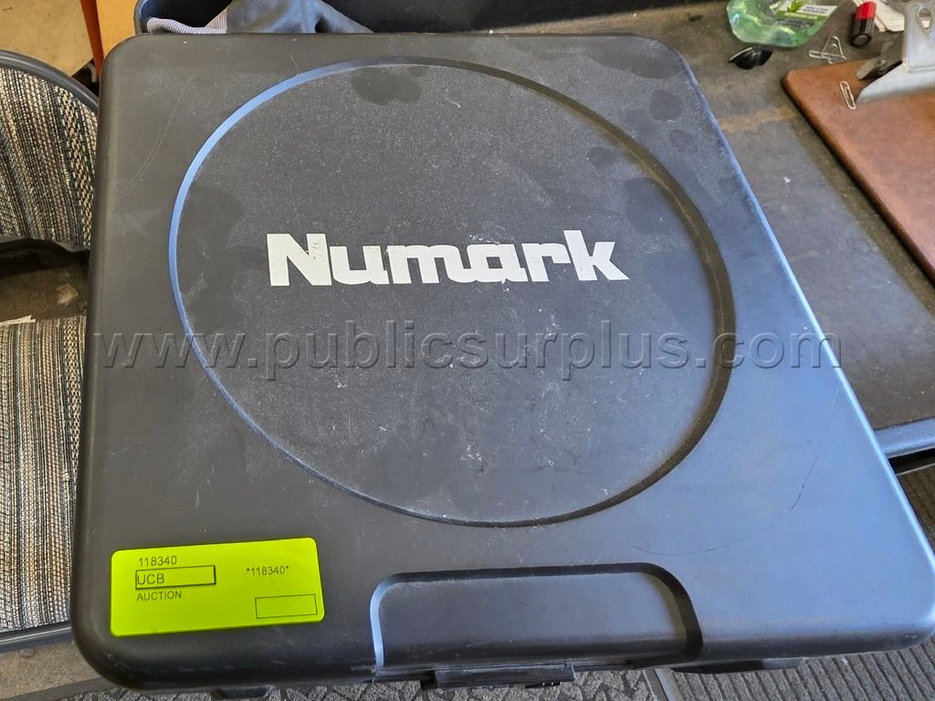Numark PT-01 Portable Turntable (118340) — photo 1