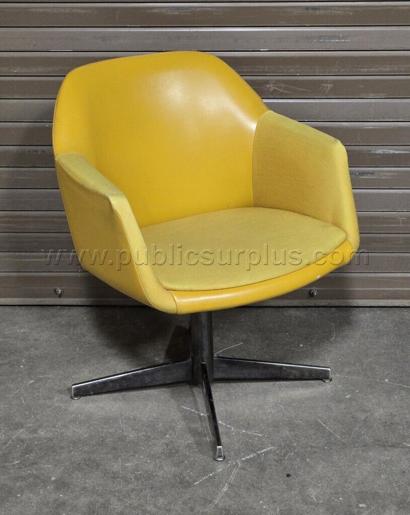 Retro Arm Chair — photo 1