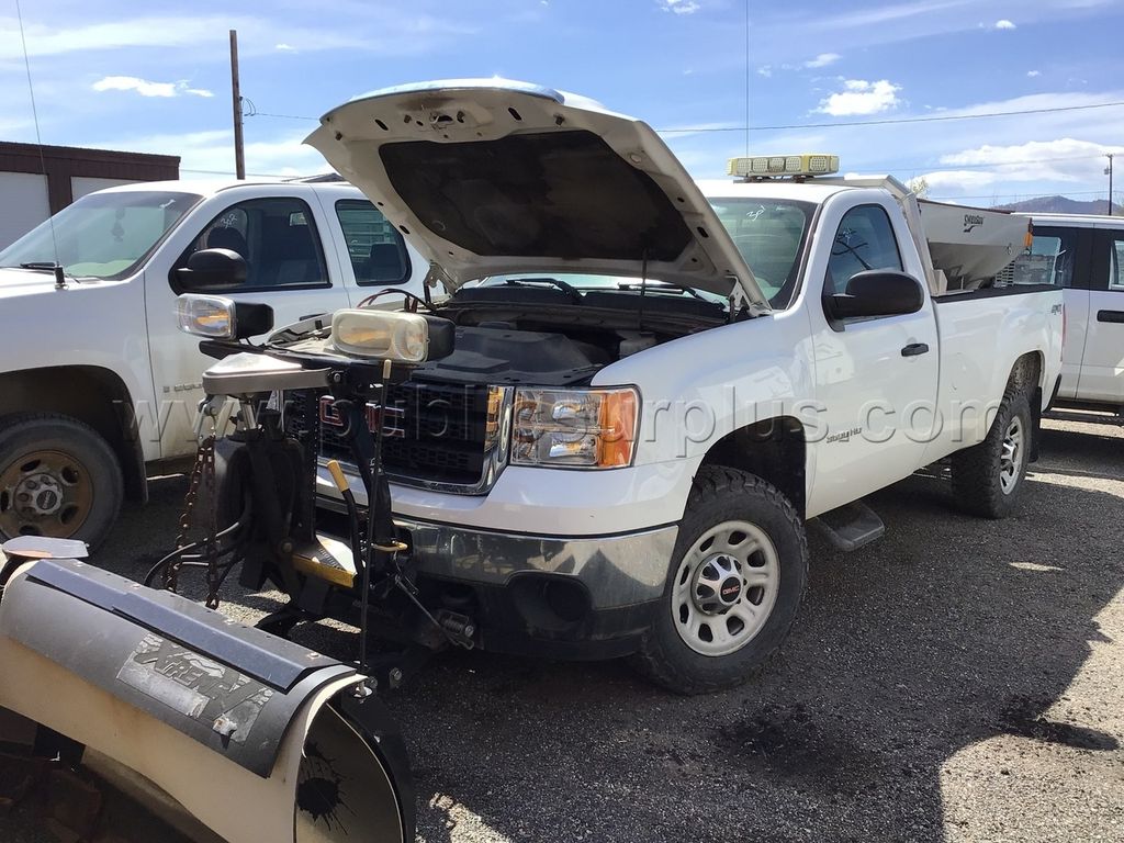 2012 GMC 3500 4X4. UNIT #301 — photo 1