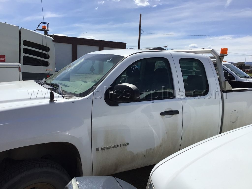 2008 CHEVROLET 4X4. UNIT #302 — photo 1