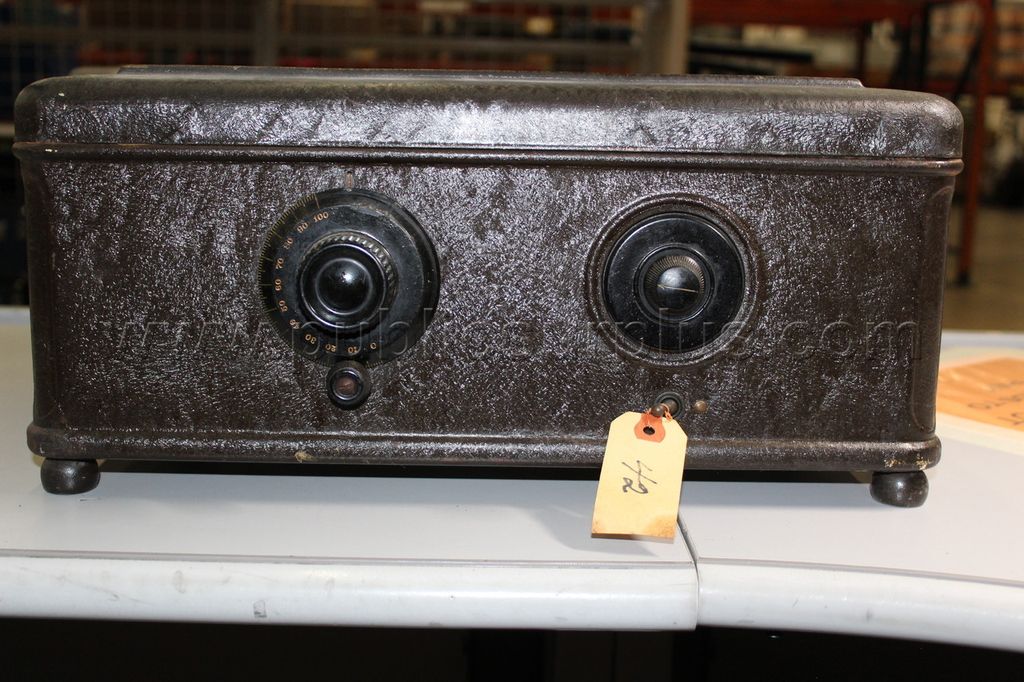 Antique Atwater-Kent Tabletop Broadcast Receiver — photo 1