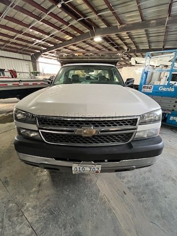 2005 GMC 2500HD 2WD Unit# 50.20130 — photo 1