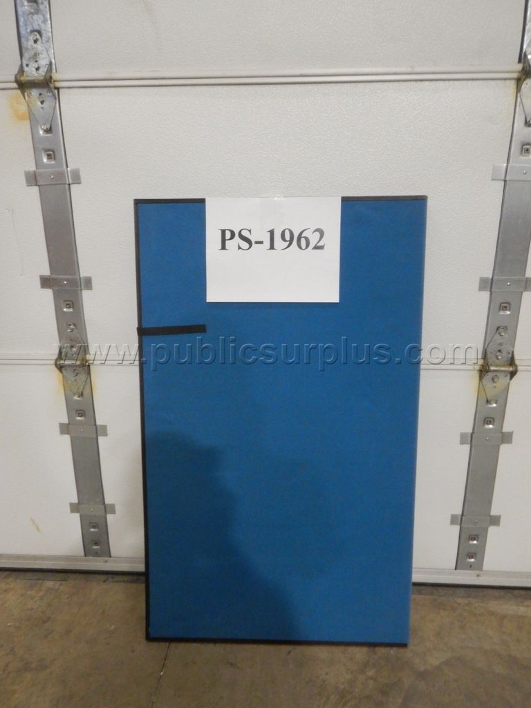 Folding Velcro Hanging Board w/Carrying Case — photo 1