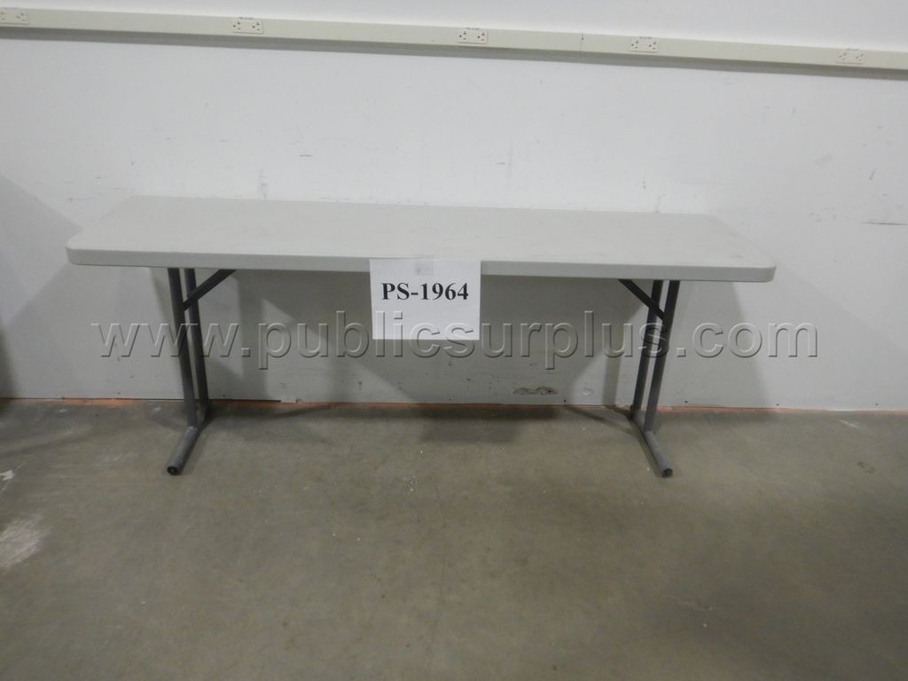 Folding Table — photo 1