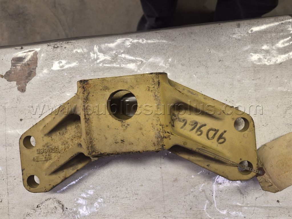 Caterpillar drawbar yoke bracket — photo 1
