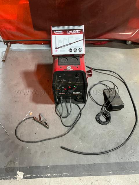 Precision Tig Welder 225 w/ Brand New Torch Kit