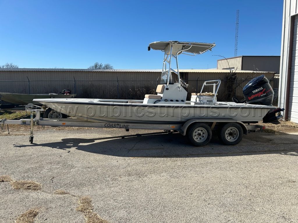 LOT 318 2008 Majek 22' boat + MTR AND TRAILER — photo 1