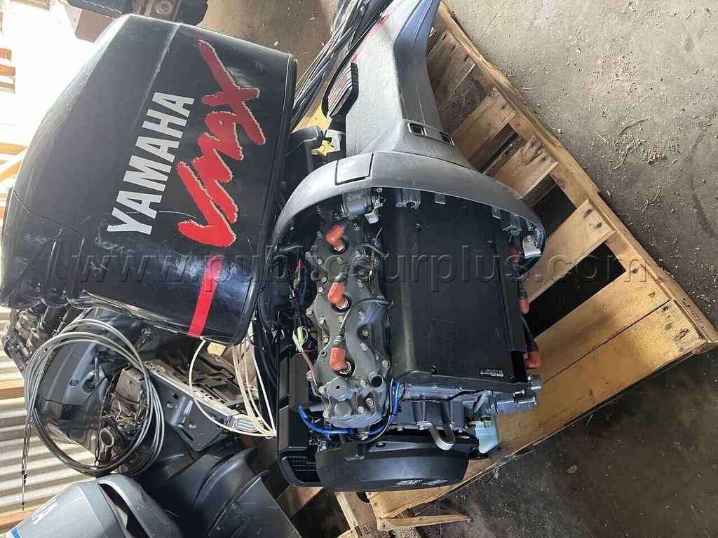 LOT 319 2006 Yamaha 150hp outboard — photo 1