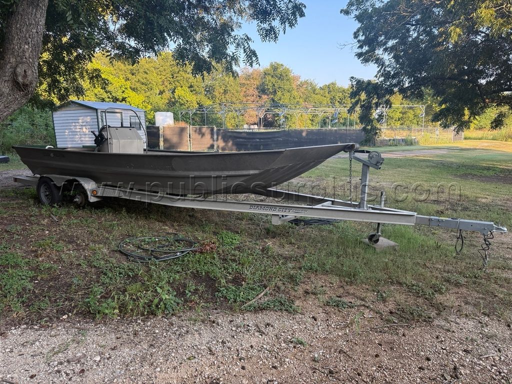 LOT 330 - 2011 War Eagle 23' boat + MTR AND TRAILER - photo 1