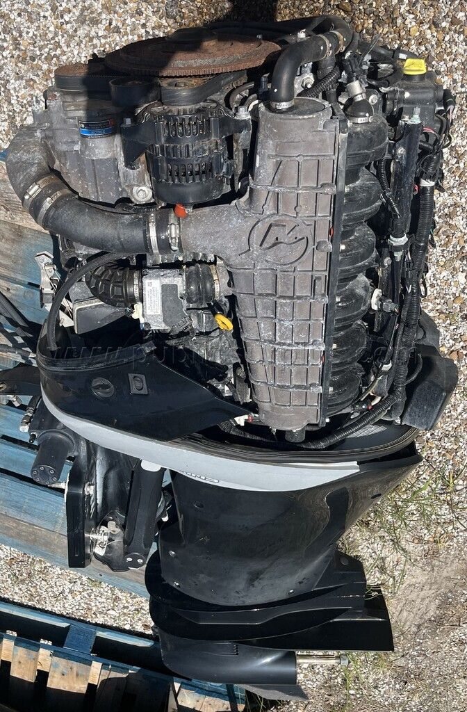 LOT 334 - 2X 2017 Mercury 300hp outboard (x2 - photo 1