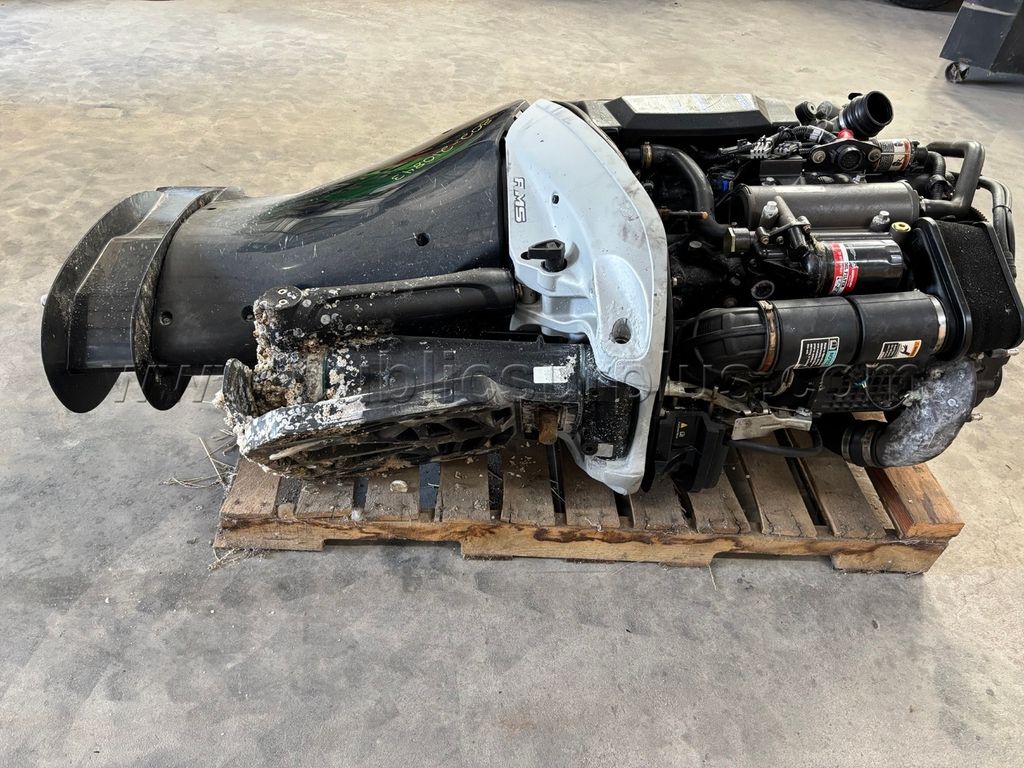 LOT 335 - 2017 Mercury 300hp outboard (X2) - photo 1