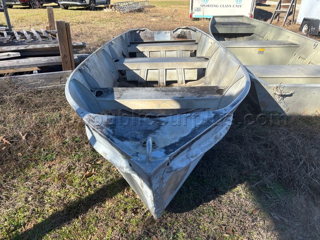 LOT 343 - 1957 Lone Star 14' boat - photo 1