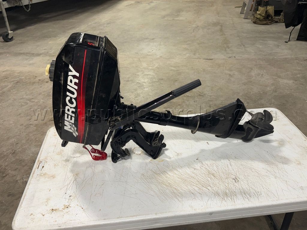 LOT 347 - 2002 Mercury 2.5hp outboard - photo 1