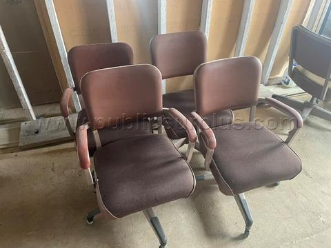 Lot of 4 padded/metal chairs