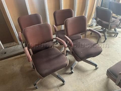 Lot of 4 padded/metal chairs