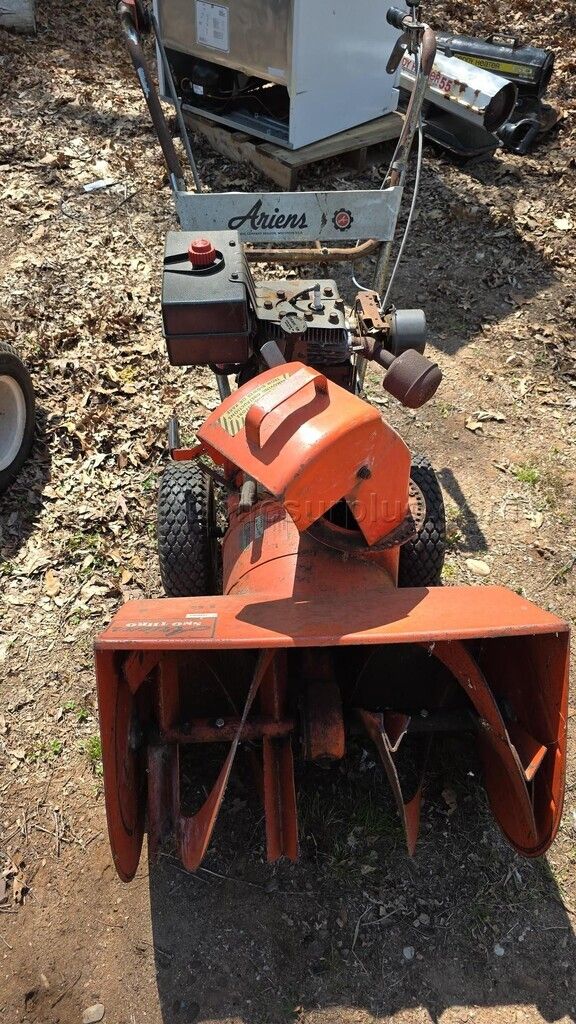 Snow Blower - Ariens - SnoThro — photo 1
