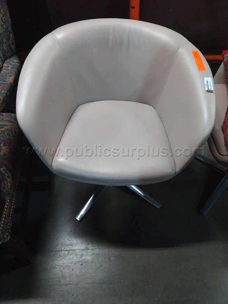 leather swivel chair — photo 1