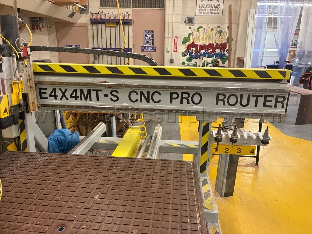 CNC ROUTER — photo 1