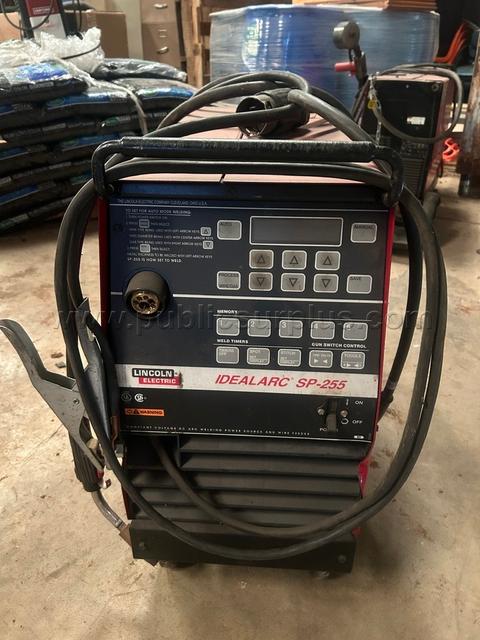 Lincoln Idealarc SP-255 Lot #1