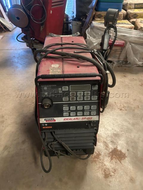 Lincoln Idealarc SP-255 Lot #2