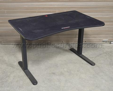 Respawn Gaming Table with Mouse Pad