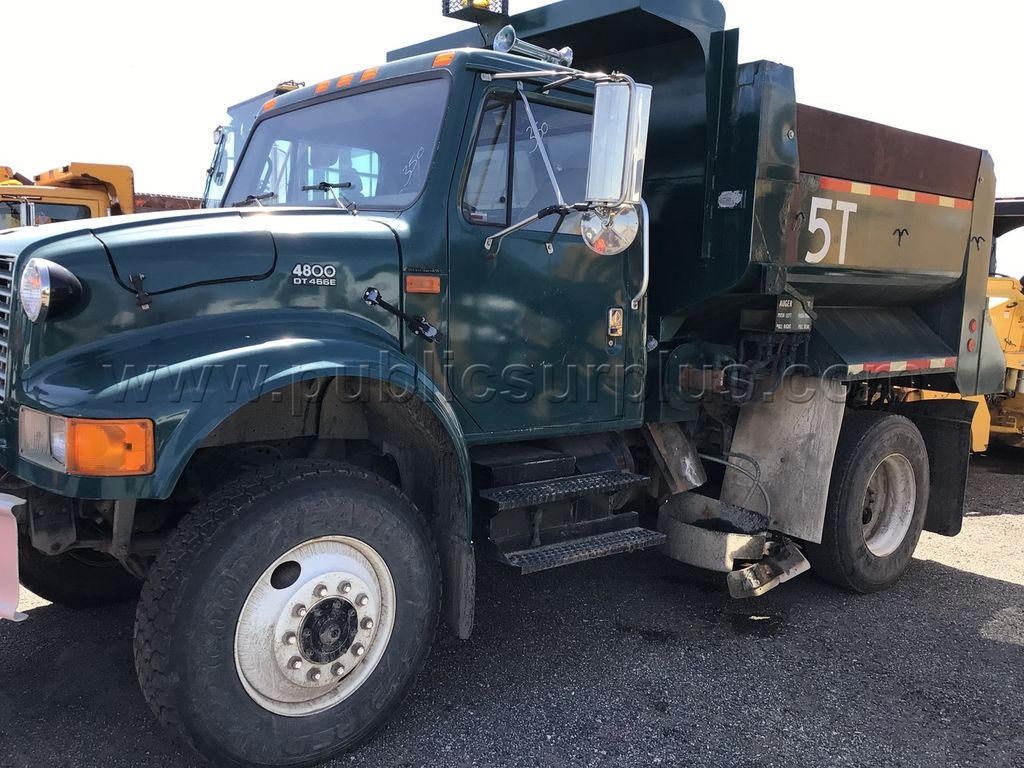 2000 INTERNATIONAL 4800 PLOW TRUCK. UNIT#350 — photo 1