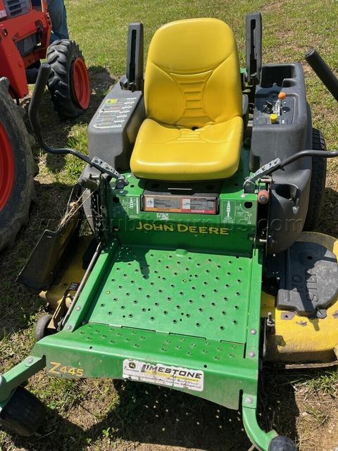 2011 John Deere Z445