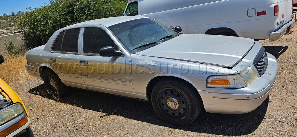 2010 Ford Crown Victoria — photo 1
