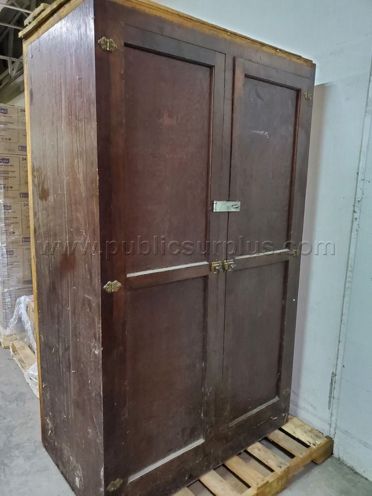 WOODEN STORAGE CABINET — photo 1