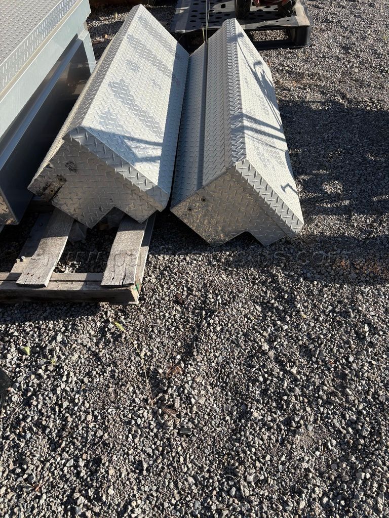 Side mount truck boxes — photo 1