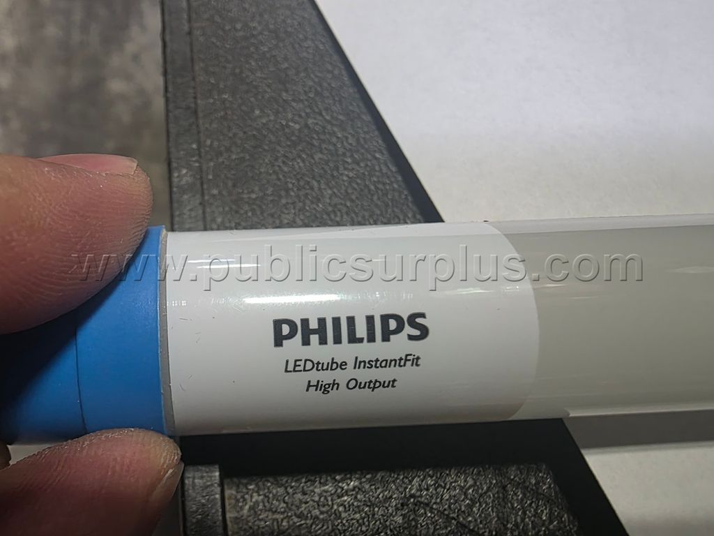 Phillips T8 LEDtube InstantFit — photo 1
