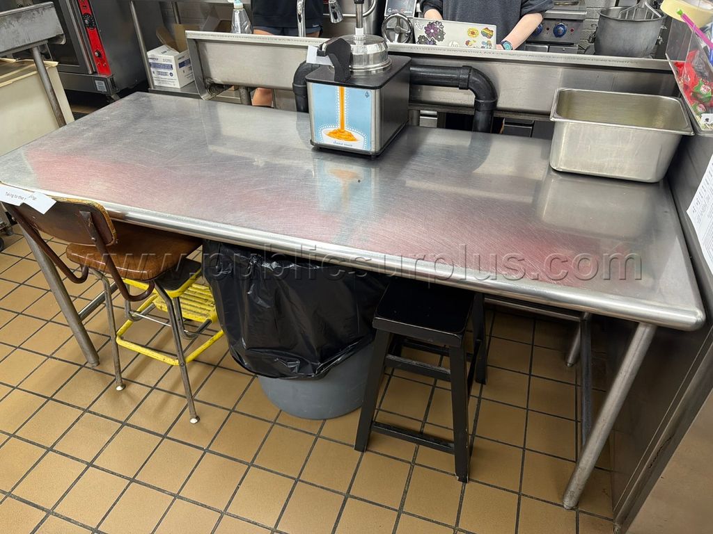 Stainless Commercial Kitchen/Food Prep Table (72in x 30in x 33in) — photo 1