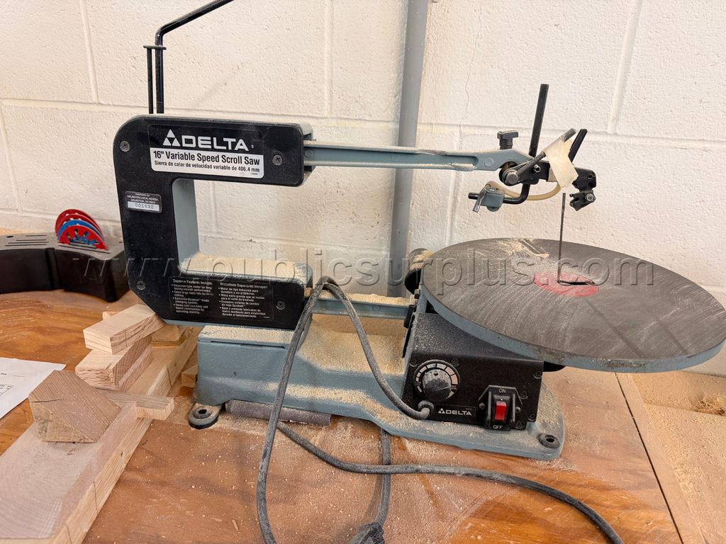Delta "16 Variable Speed Scroll Saw (12in x 12in x 13in) — photo 1
