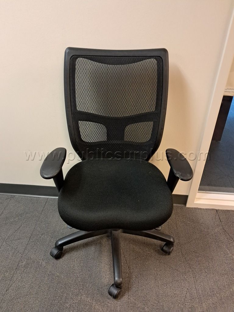 Office Chair — photo 1