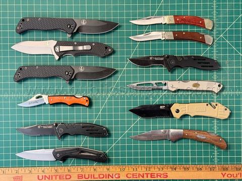 Assorted Folding Knives - QTY 12 - Shipping $12.00