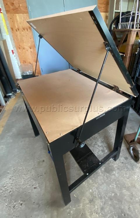 2 Drafting tables