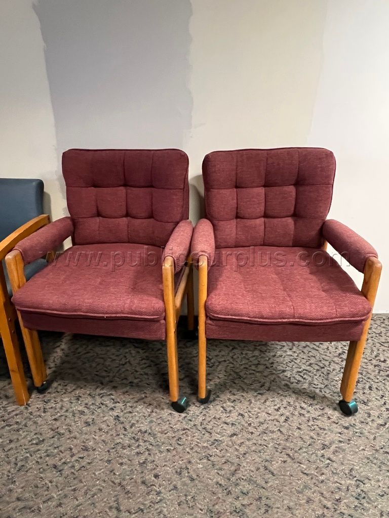 Chairs and table — photo 1