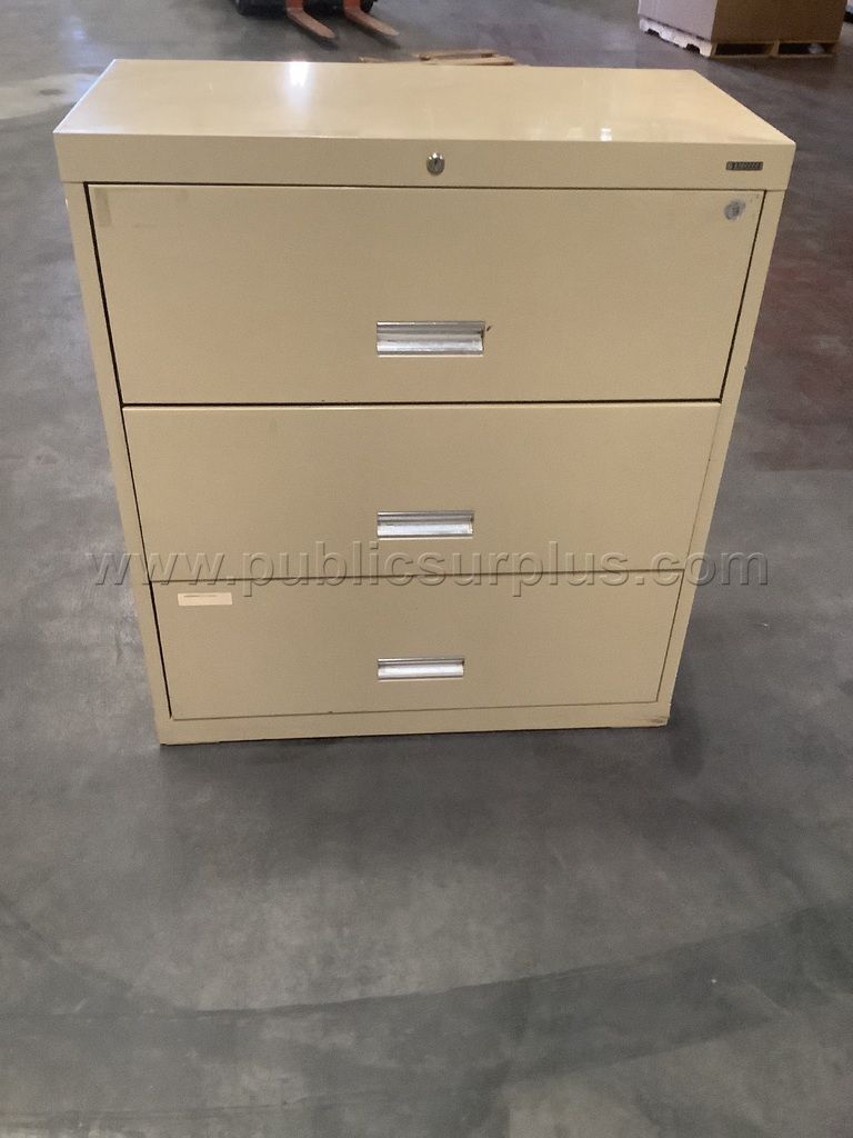 1 Metal Cabinet — photo 1