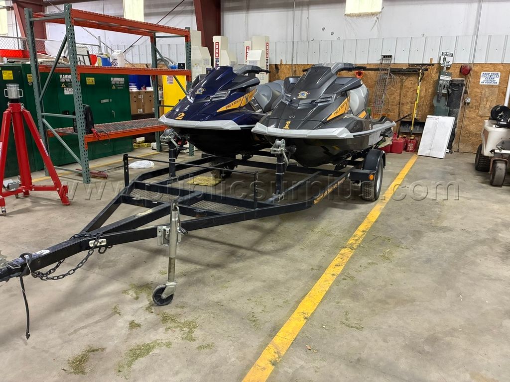 2012-Yamaha FXSHO Wave runners with trailer — photo 1