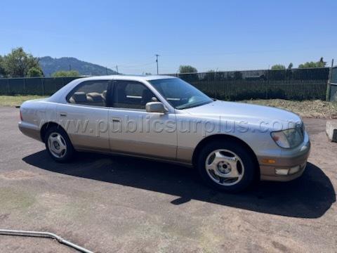 1998 Lexus LS400