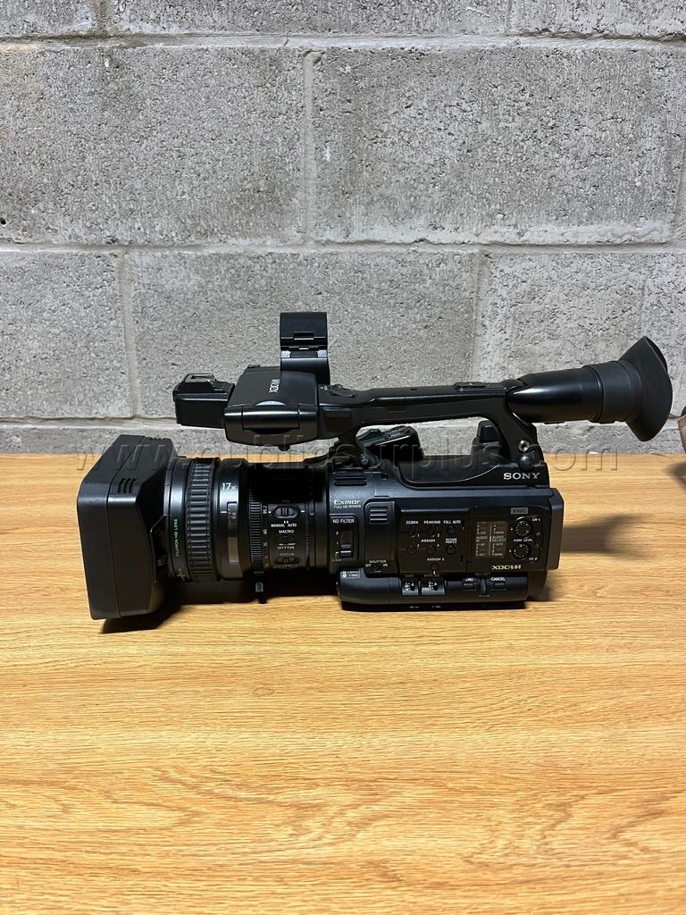 Sony Solid-State Memory Camcorder — photo 1