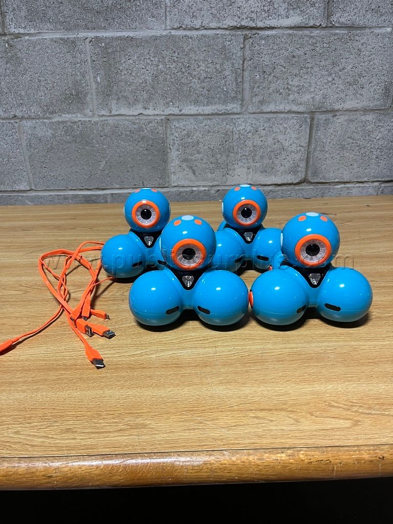 Lot of 4, Dash Robots — photo 1
