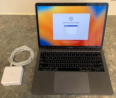 Apple MacBook Pro (13-inch, 2017, Two Thunderbolt 3 ports)