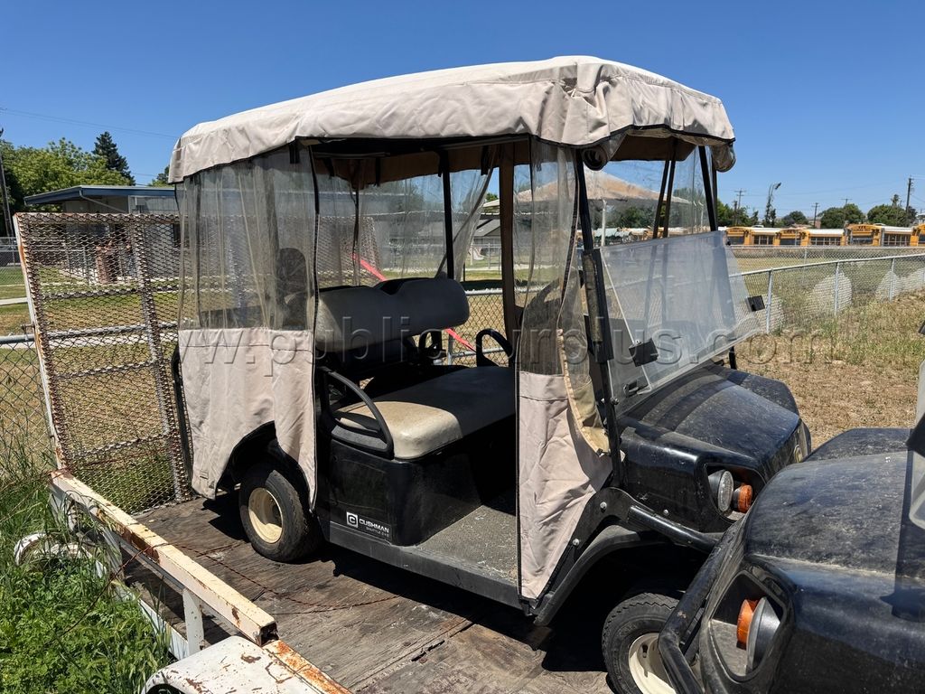 Cushman Shuttle 2+2 Personnel / Golf Cart — photo 1