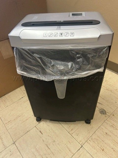 Staples SPL-XC240D Shredder — photo 1