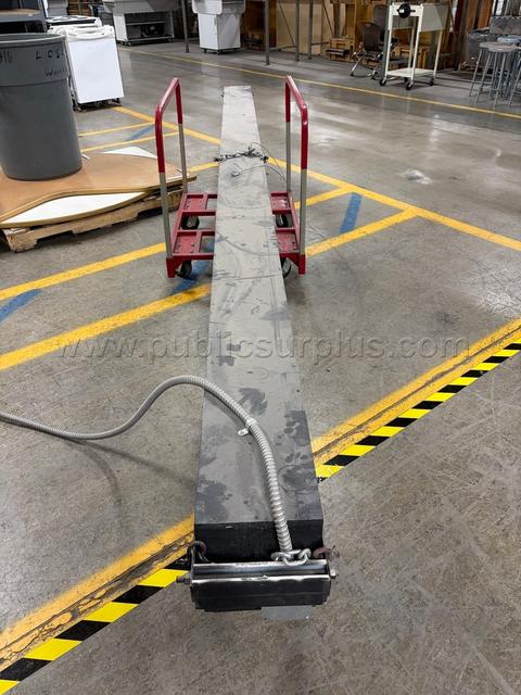 PROJECTION SCREEN - MOTORIZED
